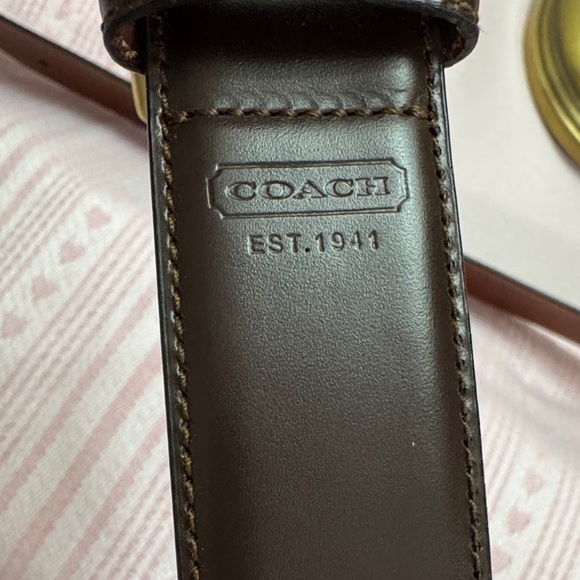 COACH Men's Brown Leather Belt with gold Buckle Size 40 - Picture 7 of 7